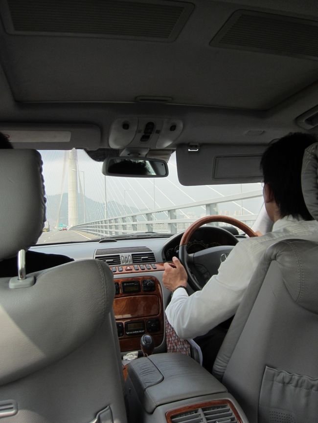 ホテル→空港は、またベンツで送ってくれました。