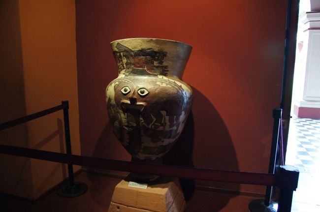 何とも微笑ましいというかかわいらしいというか、文化を紹介するための象徴的なものを後から作って展示してあるのかと思いきや、これは当時のものでレプリカでもなく、本物だということです。<br />