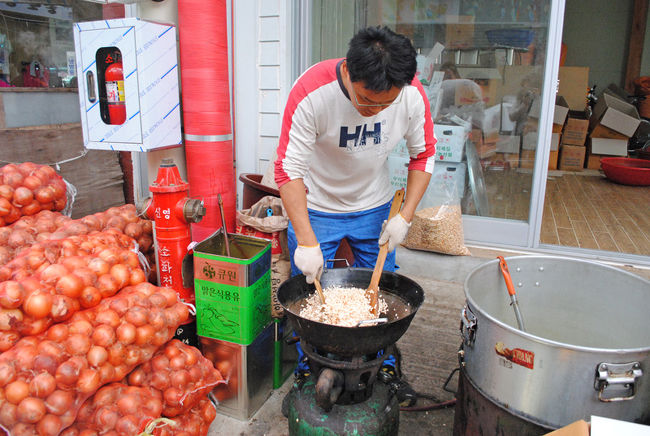 何しているのかと見ていると・・・・