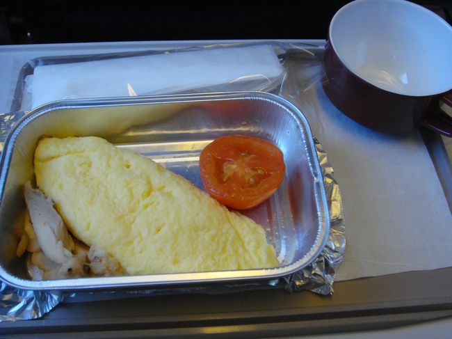 朝ごはんにオムレツ出て来ました。