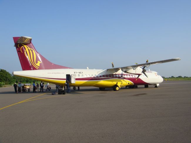 乗って来たプロペラ機は、この後乗客を入れ替えて、すぐにマンダレーに向かうそうです。忙しいね。