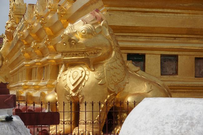 って、金ぴかだらけで、わたしの興味とは違うなぁ。この辺で。<br /><br />んで、別れ際、お嬢ちゃんから駄賃のおねだりが…もうちょっと、説明上手だったらね。