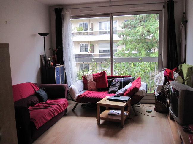 去年購入した友人の新居に到着。私の地元だったら、多分立派な一戸建が買えると思います。パリってやっぱり物価高い…<br />でも、快適なパリ生活のようです、うらやましいです。