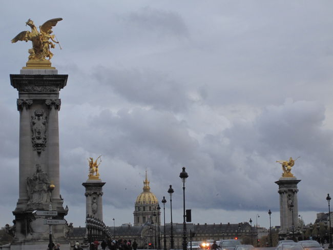 アレクサンドル３世橋です。