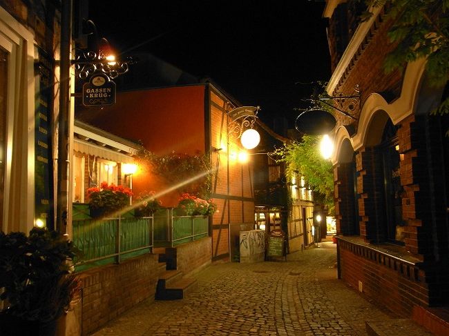 古い町並みから。<br />やっぱり夜景を撮影するのは面白いっす。