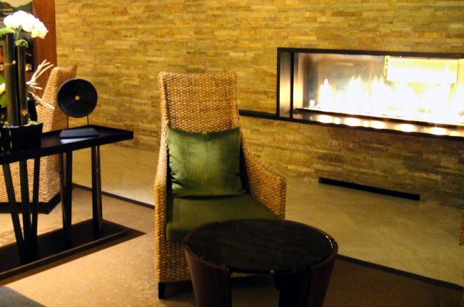 ロビーの後方が　権八　です。