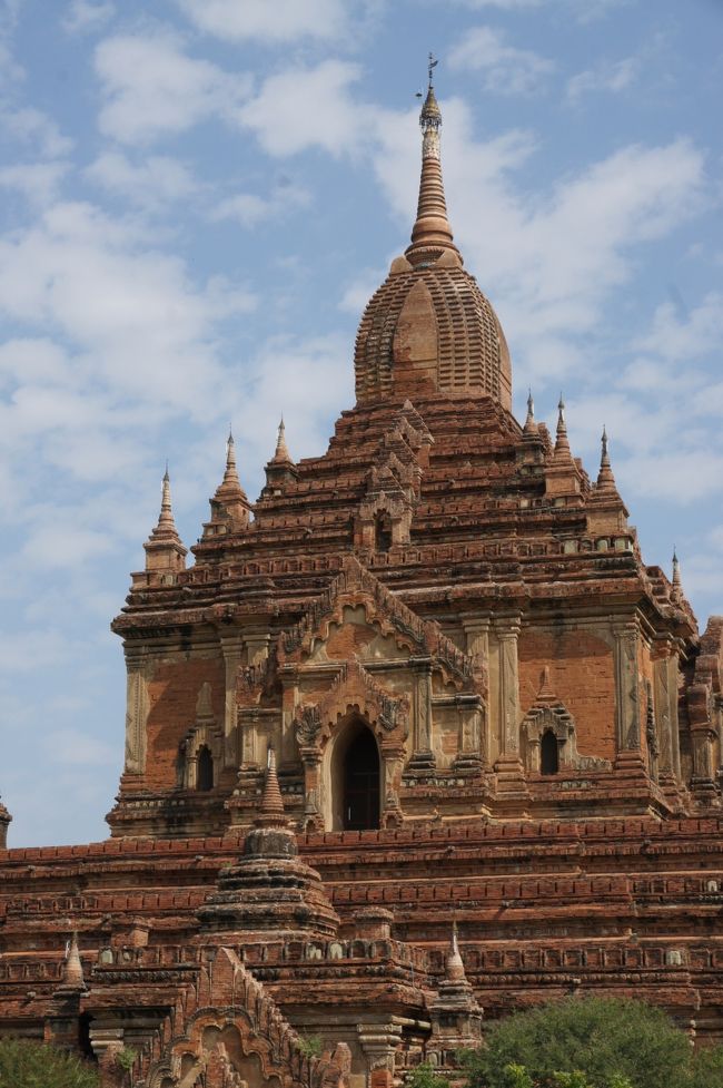 このくらいの距離だと、上層部の形も判るね。