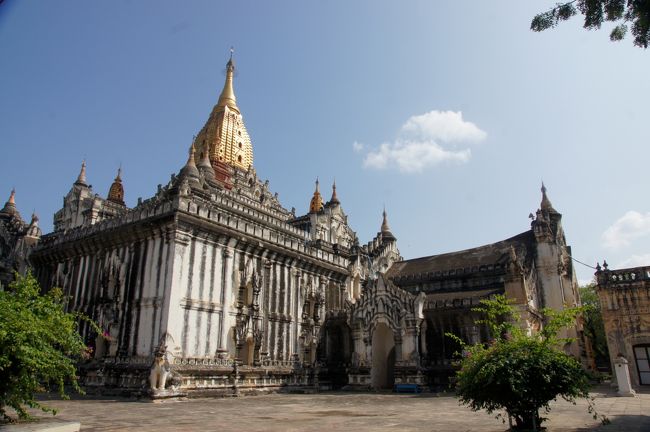 好みはともかく、確かに美しい建築でしたなぁ。