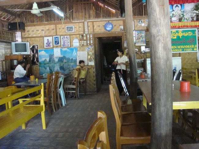 さて、昼ビールに。こちらが良いかな？<br /><br />入ってみると、メニューは無くて、カレーのセットのみとの事。3,000Ksだそうです。それでえぇかな。