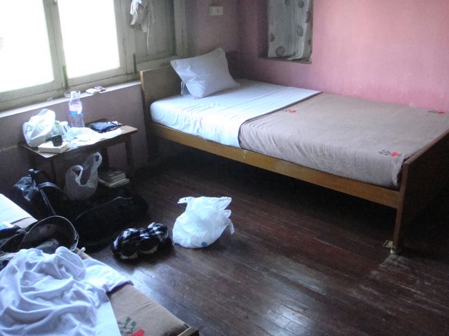 なんとか宿に辿り着きました。宿も落ち着けるし、遺跡はえぇ感じやし…難点は離れている事かな。<br /><br />とりあえず、おやすみなさいzzz<br /><br /><br />−−−−−−−−−−−−−−−−−−−−−−<br />今回の旅の日程は、<br />http://4travel.jp/traveler/hhb00102/album/10525702/