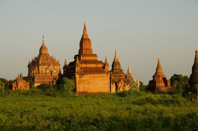 途中、赤味を増して行く仏塔眺めながら、でもどんどん日が低くなっていくので、多少スピード上げたりもして…道に迷いました。<br /><br />