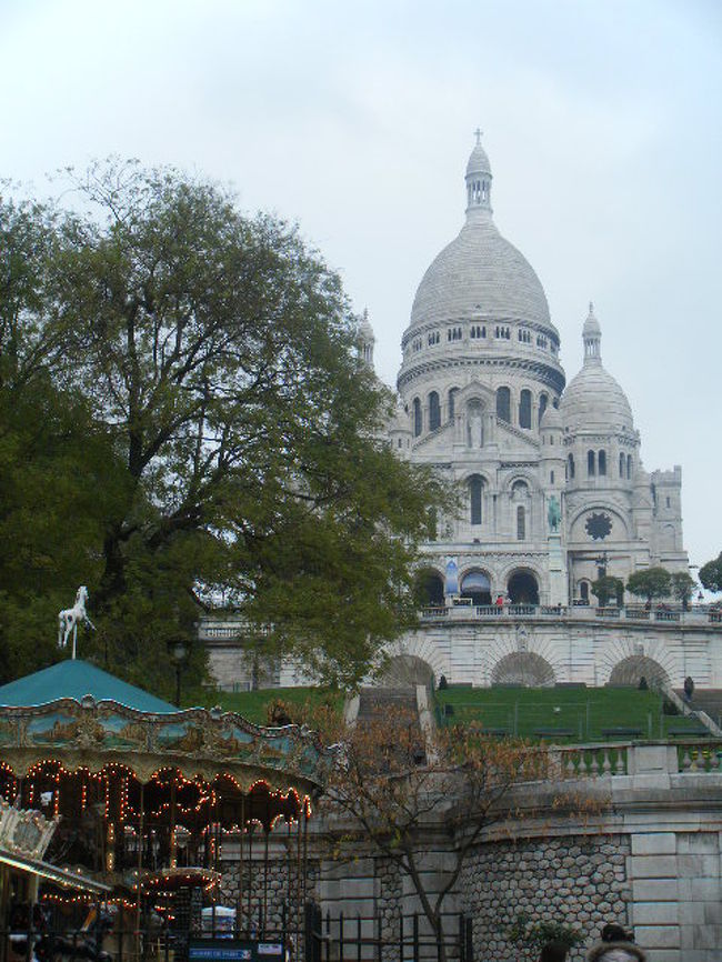 サクレ・クール聖堂。この風景は映画「アメリ」を思い出します。