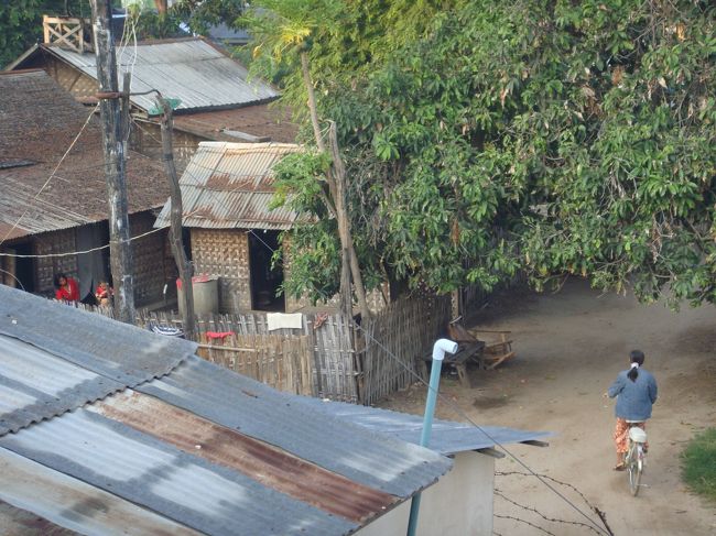 朝食頂きに、テラスへ。<br /><br />テラスからの眺め、長閑やなぁ。