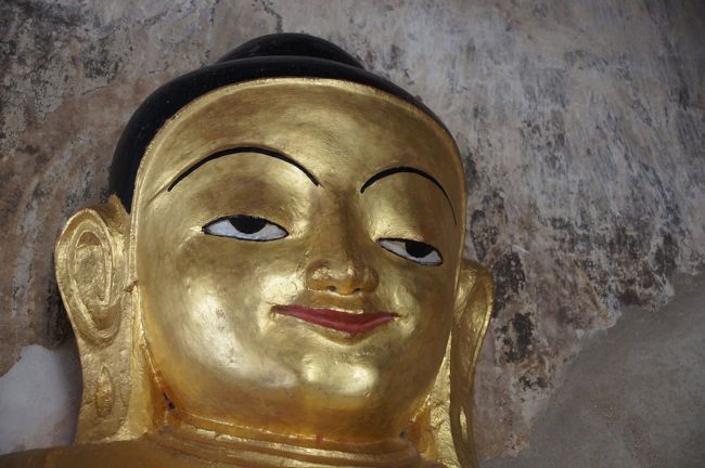 ちょいと目付きが…