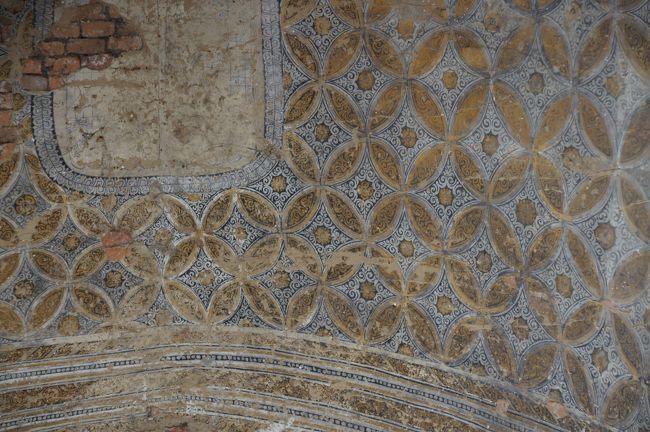 よく見ると、天井やら、