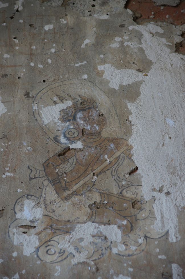 壁面やら、壁画が残っている所もあるね。
