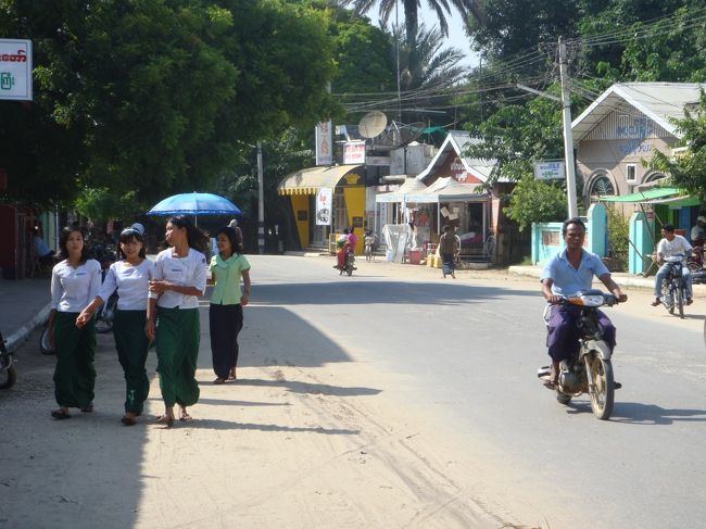 さて、帰って昼寝でも…<br /><br /><br />−−−−−−−−−−−−−−−−−−−−−−<br />今回の旅の日程は、<br />http://4travel.jp/traveler/hhb00102/album/10525702/