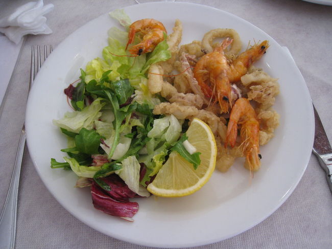 まずは前菜。<br />港町なので、海の幸てんこ盛りです。