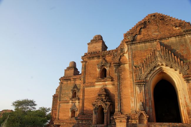 あちこちで足が止まります。