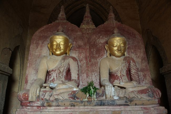 二体並んでるってのは、珍しいような気がするな。