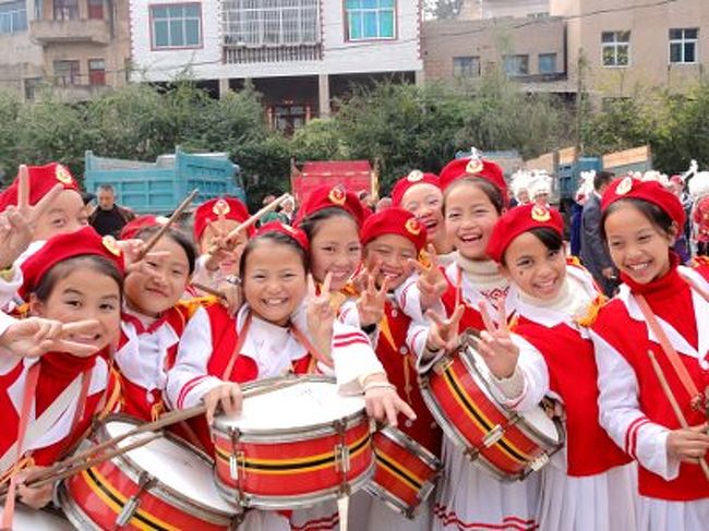 　先ほどの小学生軍団も暇そうにスタートを待ちます。