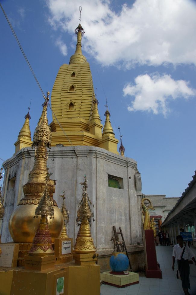 仏塔は、やっぱそれほど大きくは無いね。