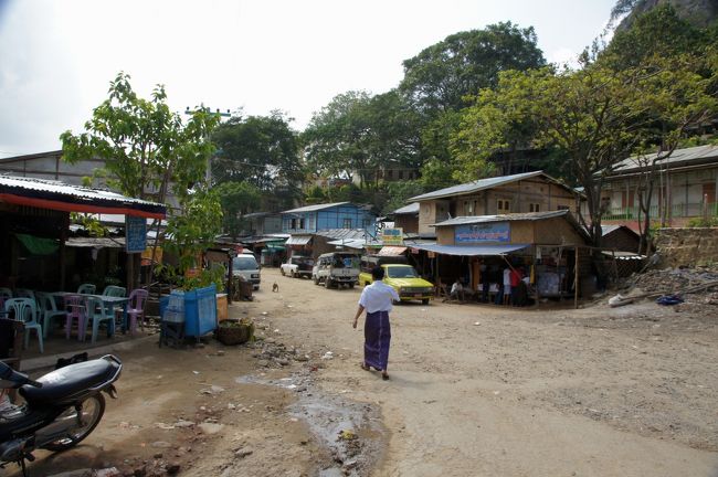 さて、町に戻って…何か見るもの有るかな？