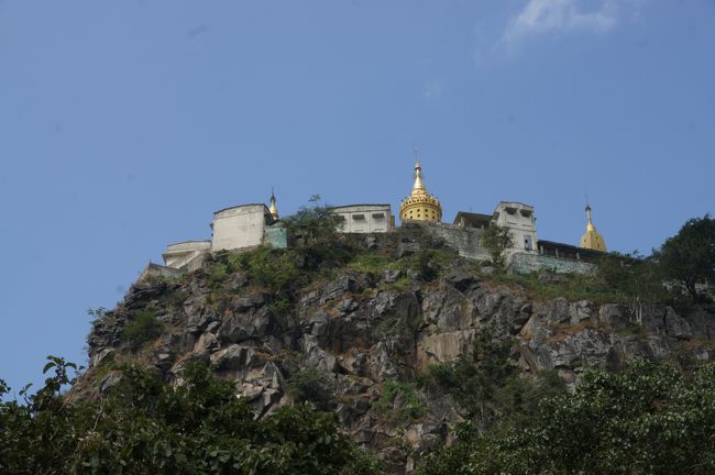 もう少しほっつき歩いてみるか。