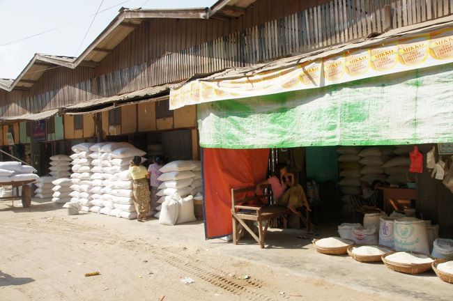 米屋さんが多いね。米の国だけあって、いろいろと種類も有りそう。