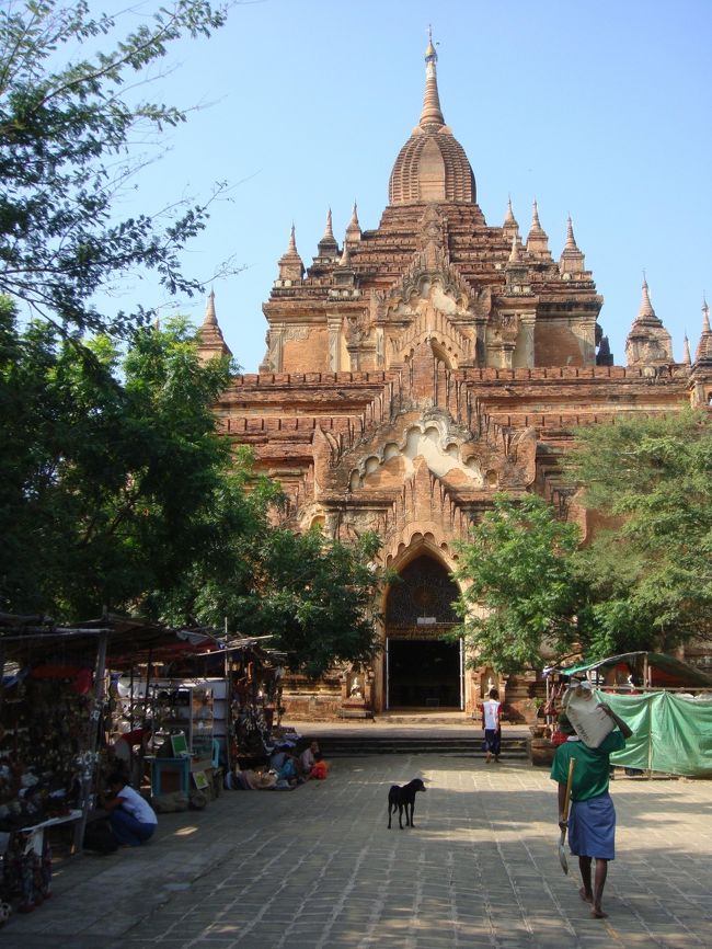 到着しました。<br /><br />中に入ると、今日はお土産屋さんの売り込みが無いね。たまに、二回目だねって会釈してくれたりする…シブチンの客が、また来たよってんで、相手にしないのかな。お陰で、ゆっくり見学できそうです。<br /><br />