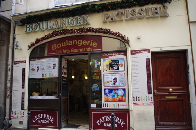 ここからは、<br />パリで見つけたかわいいお店特集です。