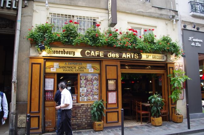 お花があるだけで、<br />とってもおしゃれな雰囲気になります。