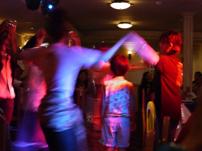 前座？のライブでなぜかツアーの子と、<br />ステージつれていかれ、<br />踊らされる。