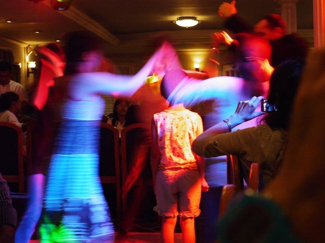 真ん中の子は、チャイニーズ。<br /><br /><br />気がついたら、客席をよくみまわしたら、<br />日本人、中国人、韓国人、ちょこっと欧米人でした。