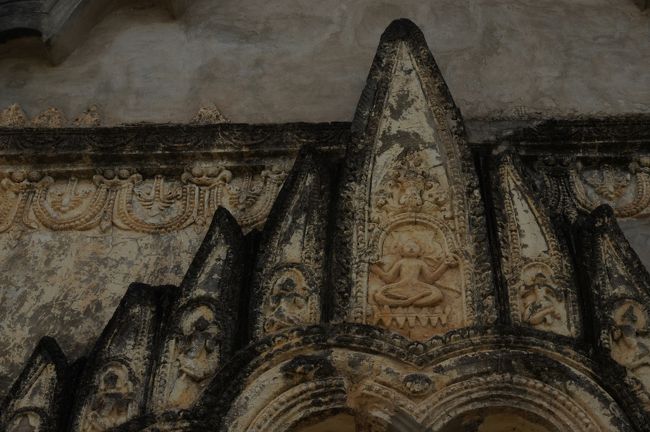 ここは初なので、お土産屋の嬢ちゃんがついて来ます。