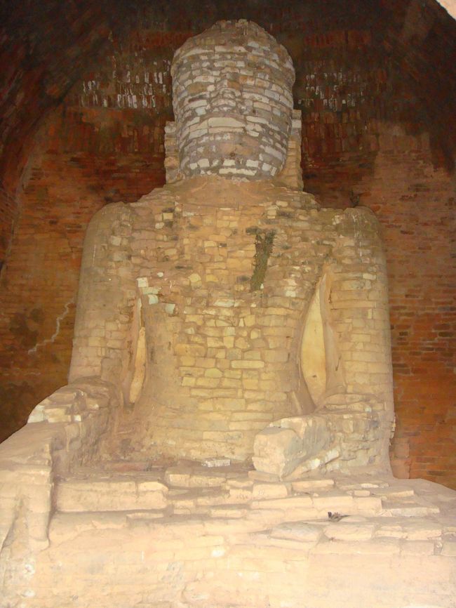 石仏デカイね。某歩き方にも有る通り、なんだかミイラみたいで、失礼ながらちと怖いな。