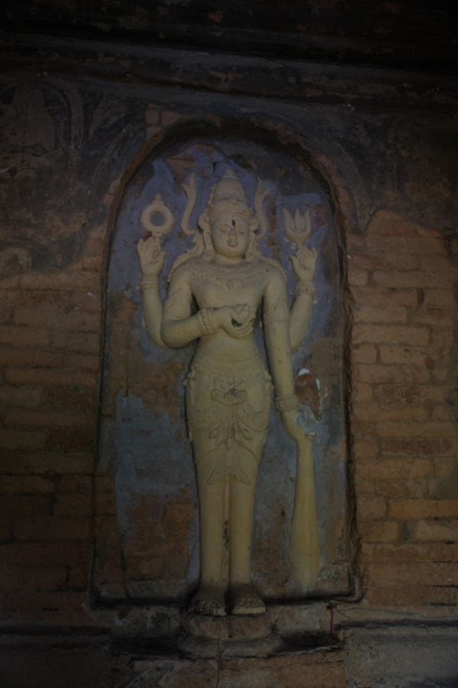 こちらの神様なんかは、わたしが見てもヒンドゥー教に見えますね。