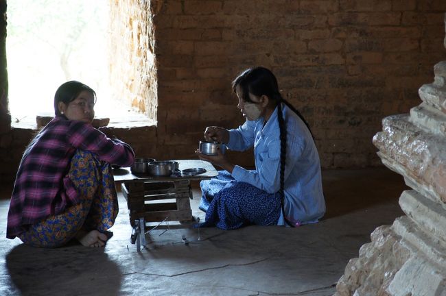 片隅で…食事中でしたか。失礼しました。