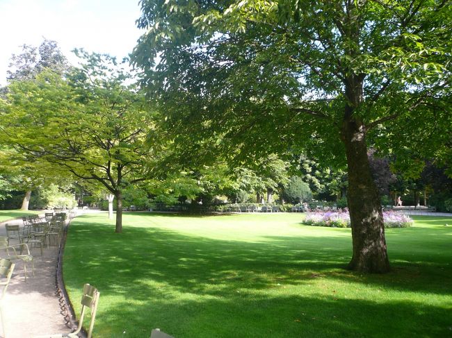 昨年はこのあたりに宿泊したのですが<br />時間がなくてゆっくり歩けなかったこの公園。<br />のんびりしたこの雰囲気。<br />