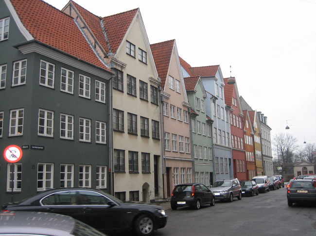 ヨーロッパっぽいカラフルな町並み。