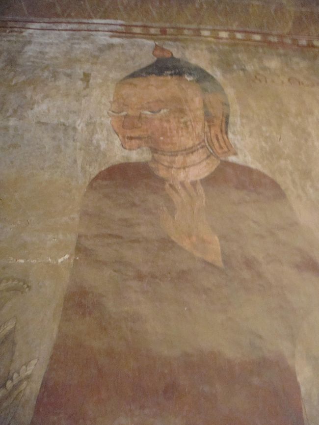 大きな仏様や、従者が描かれている所が多いね。