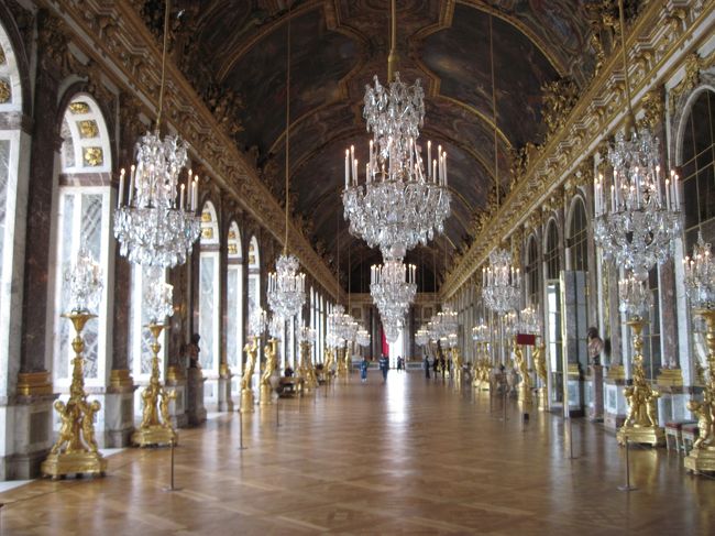 実物はすごい。本当にフランスってすごい国だ。<br /><br />ほんのひと時、この空間を独り占め（っていっても警備役の係員が５人ほどいるが）