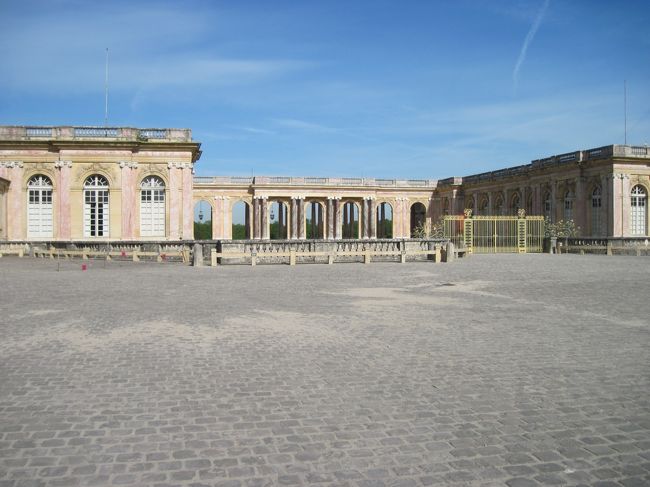 マリーアントワネットのトリアノンに向かう。が。。。