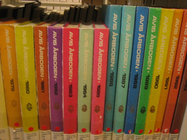 とってもカラフルな本。