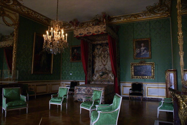 見学は１階と２階。<br /><br /><br />様々な部屋があります。