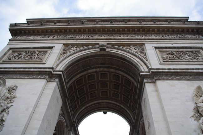 下から見上げると迫力あります。