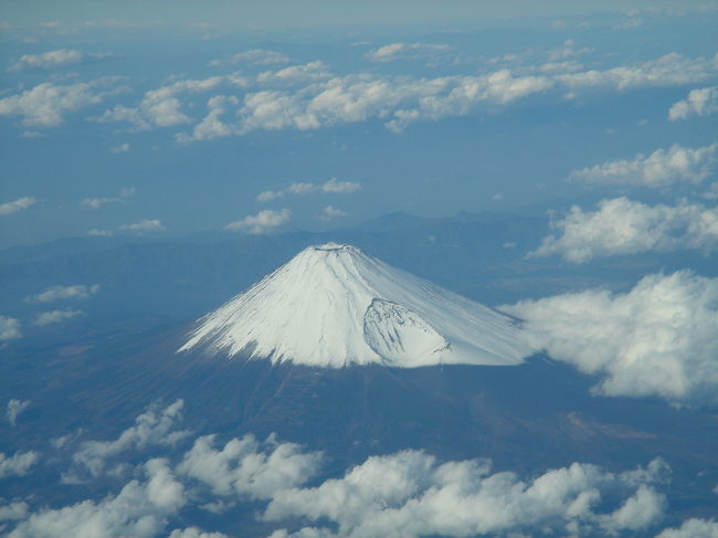 飛行機から富士山がキレイに見えました<br />