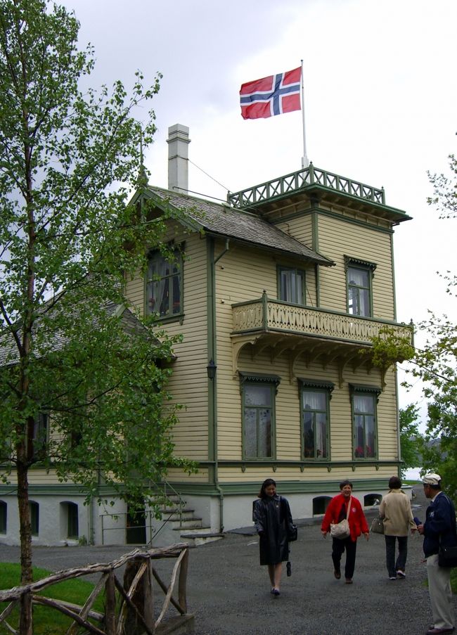 グリーグを偲びつつ家を後にします。