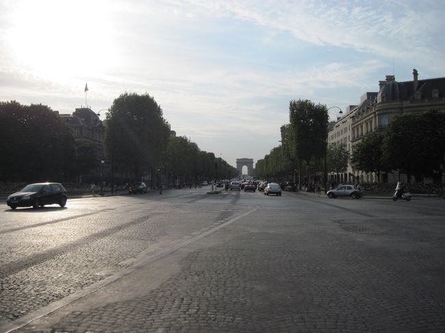 シャンゼリゼ通りからコンコルド広場まで来た。