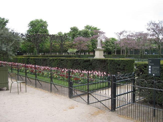 このあと、サンシュルピス教会に立ち寄るが、修復中でよい写真が撮れなかったので、ここでは掲載しない。